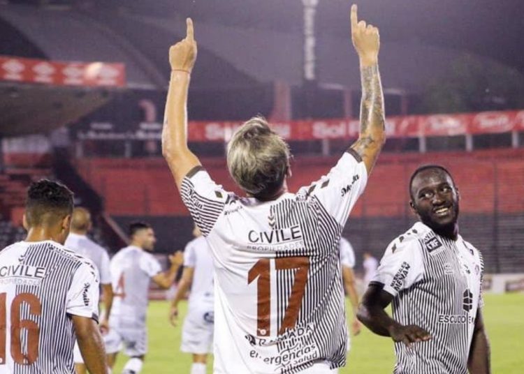 Pronóstico: Banfield vs Platense, lunes 19 de abril